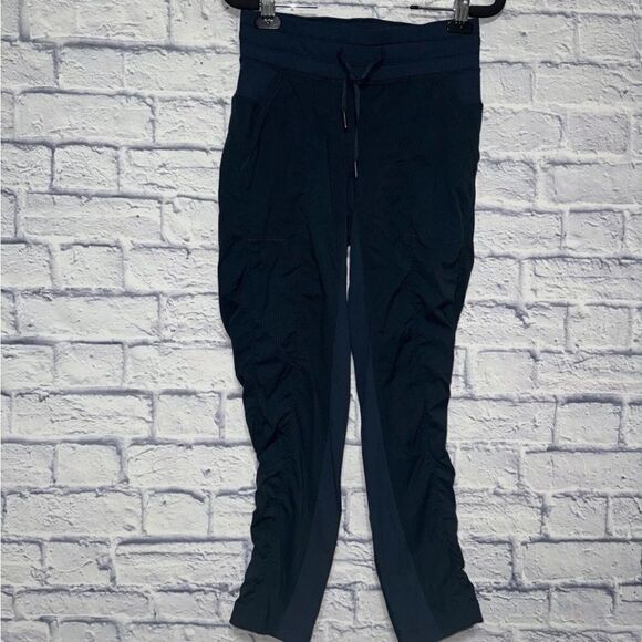 Lululemon Street To Studio Pant II 
Size 4 - Picture 5 of 12